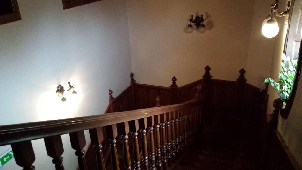 코마롬 Kocsis Panzio Es Etterem B&B 외부 사진